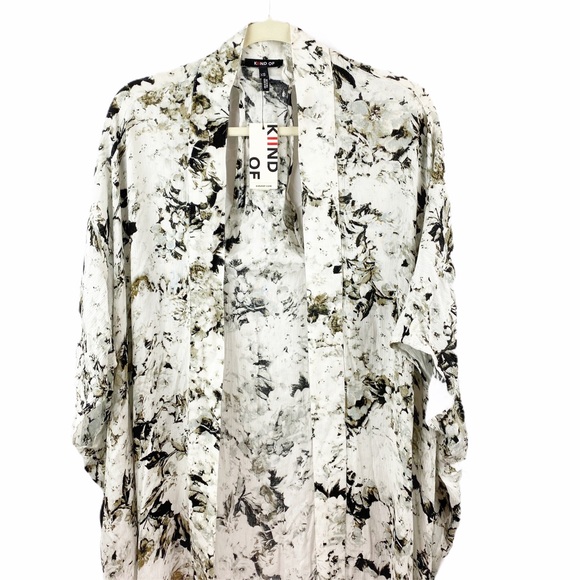 NWT Black Grey White Rose Floral Kimono XS - Picture 6 of 9